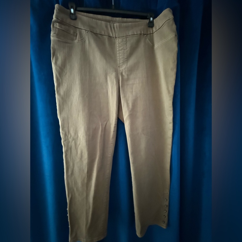 Chico's Tan Jeggings Comfortable and Stylish